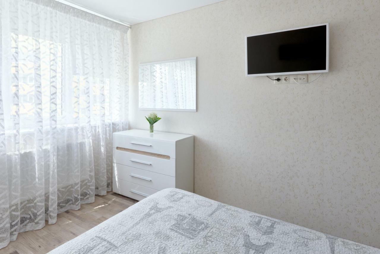 088 Apartment Near Airport Zhulyan Kiev Exterior foto
